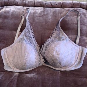 Victoria’s Secret plunging V lace bra